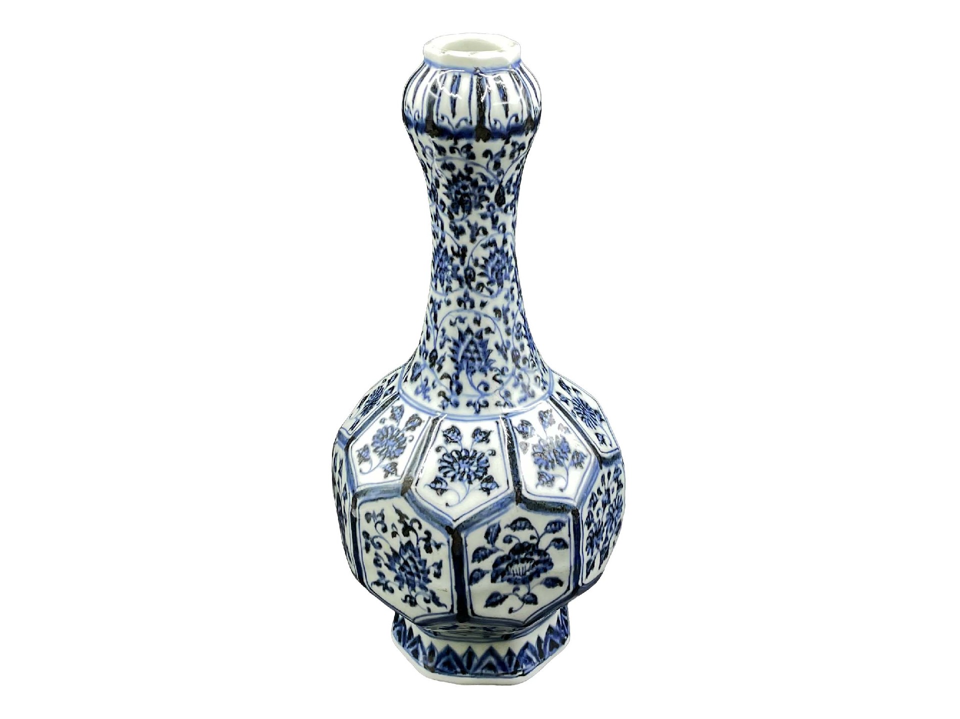 明永乐青花花卉纹八棱蒜头瓶3.jpg